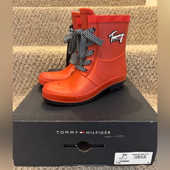 Tommy Hilfiger Women’s size 5 Lace Up Wellies Rain Boots - Picture 2 of 7